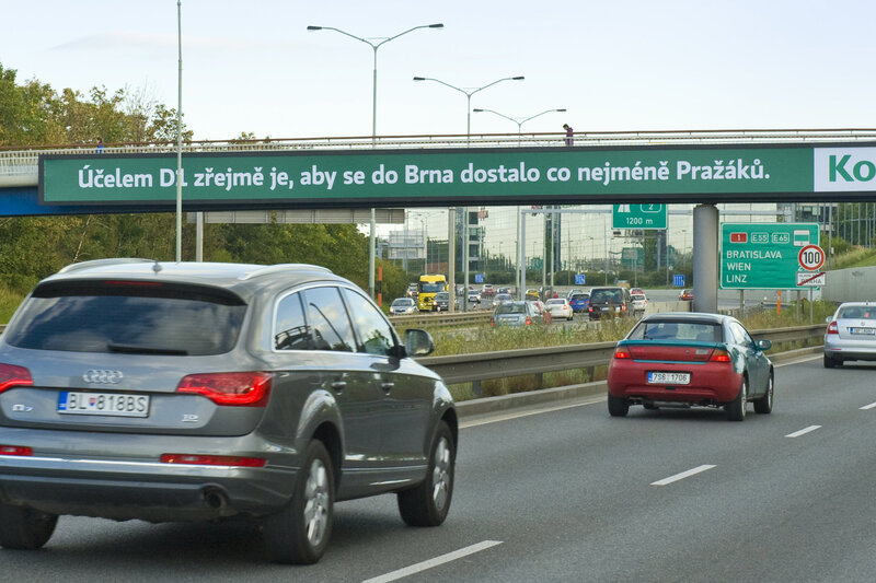 Backlightový most OC Chodov