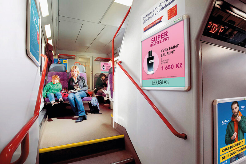 Rámečky ve vlacích